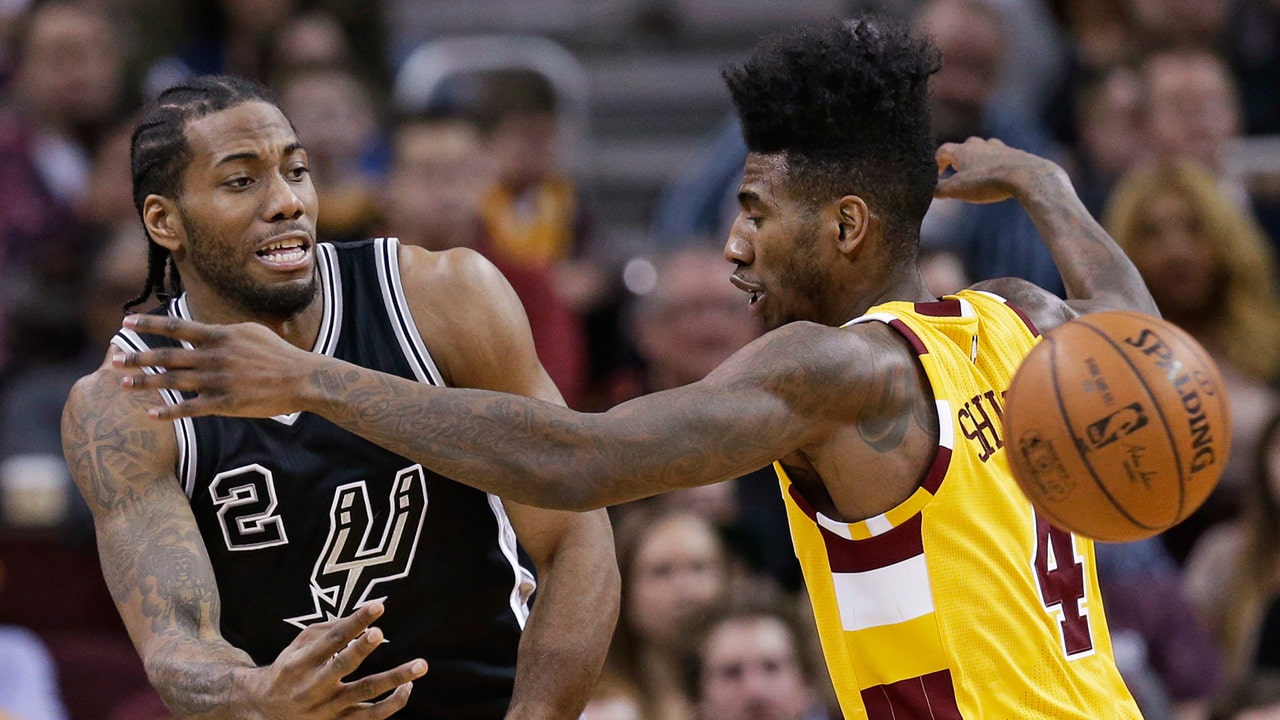 Spurs defense struggles in road loss to Cavaliers
